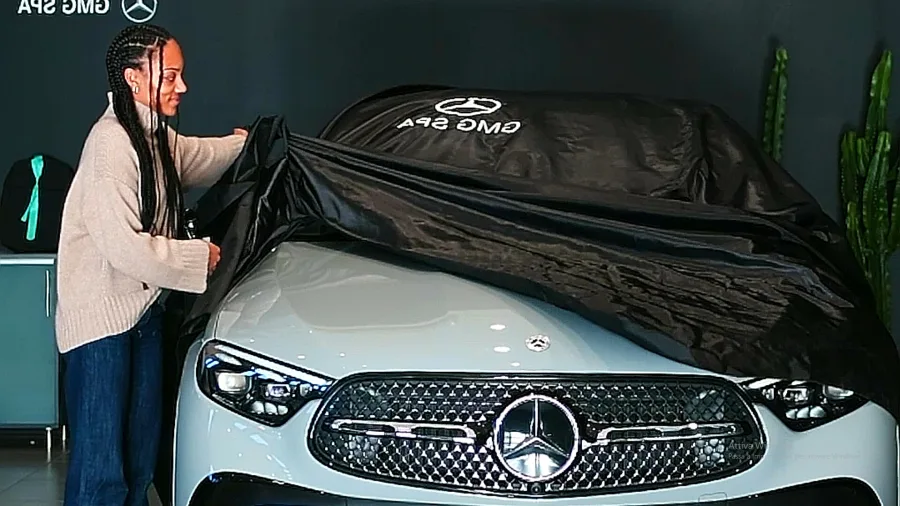 Larissa e la sua nuova Mercedes-Benz GLC Coupé